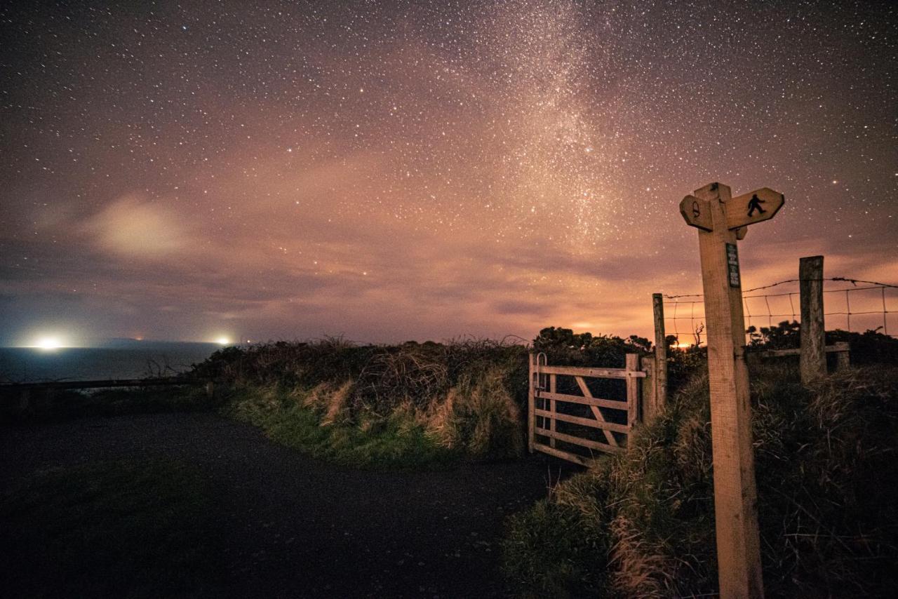 Timber Hill Self Catering Cedar Lodges Broad Haven Esterno foto