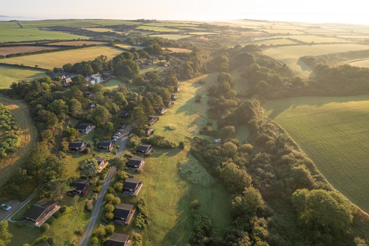 Timber Hill Self Catering Cedar Lodges Broad Haven Esterno foto