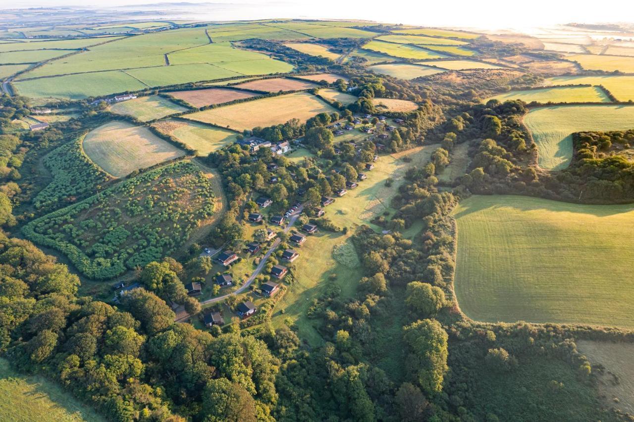 Timber Hill Self Catering Cedar Lodges Broad Haven Esterno foto