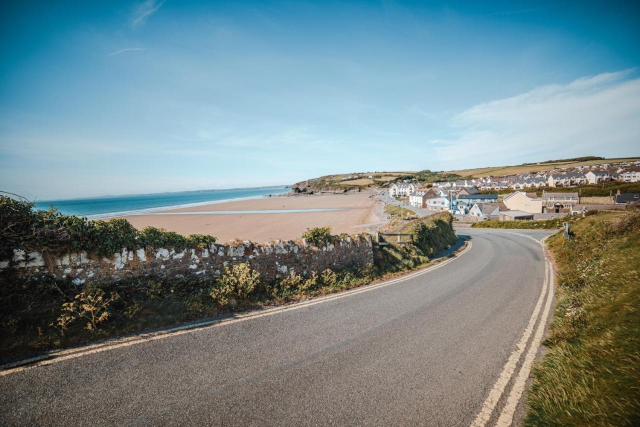 Timber Hill Self Catering Cedar Lodges Broad Haven Esterno foto