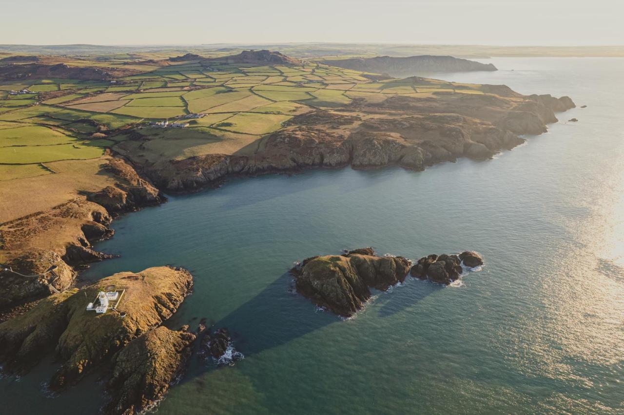Timber Hill Self Catering Cedar Lodges Broad Haven Esterno foto