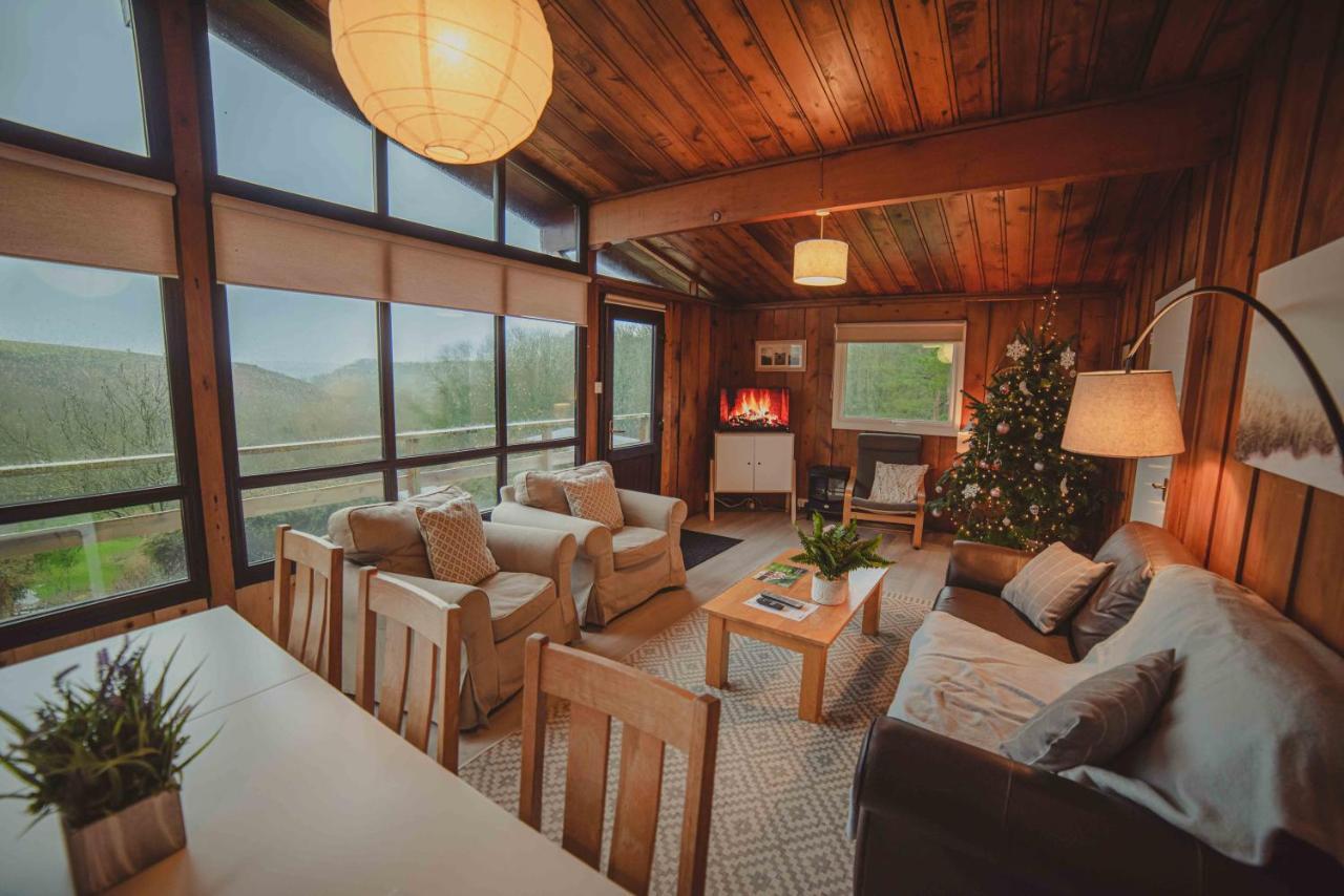 Timber Hill Self Catering Cedar Lodges Broad Haven Esterno foto