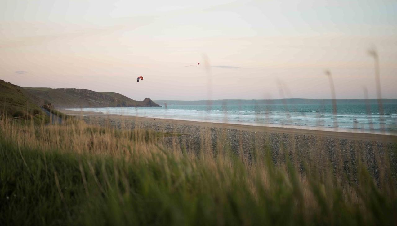 Timber Hill Self Catering Cedar Lodges Broad Haven Esterno foto