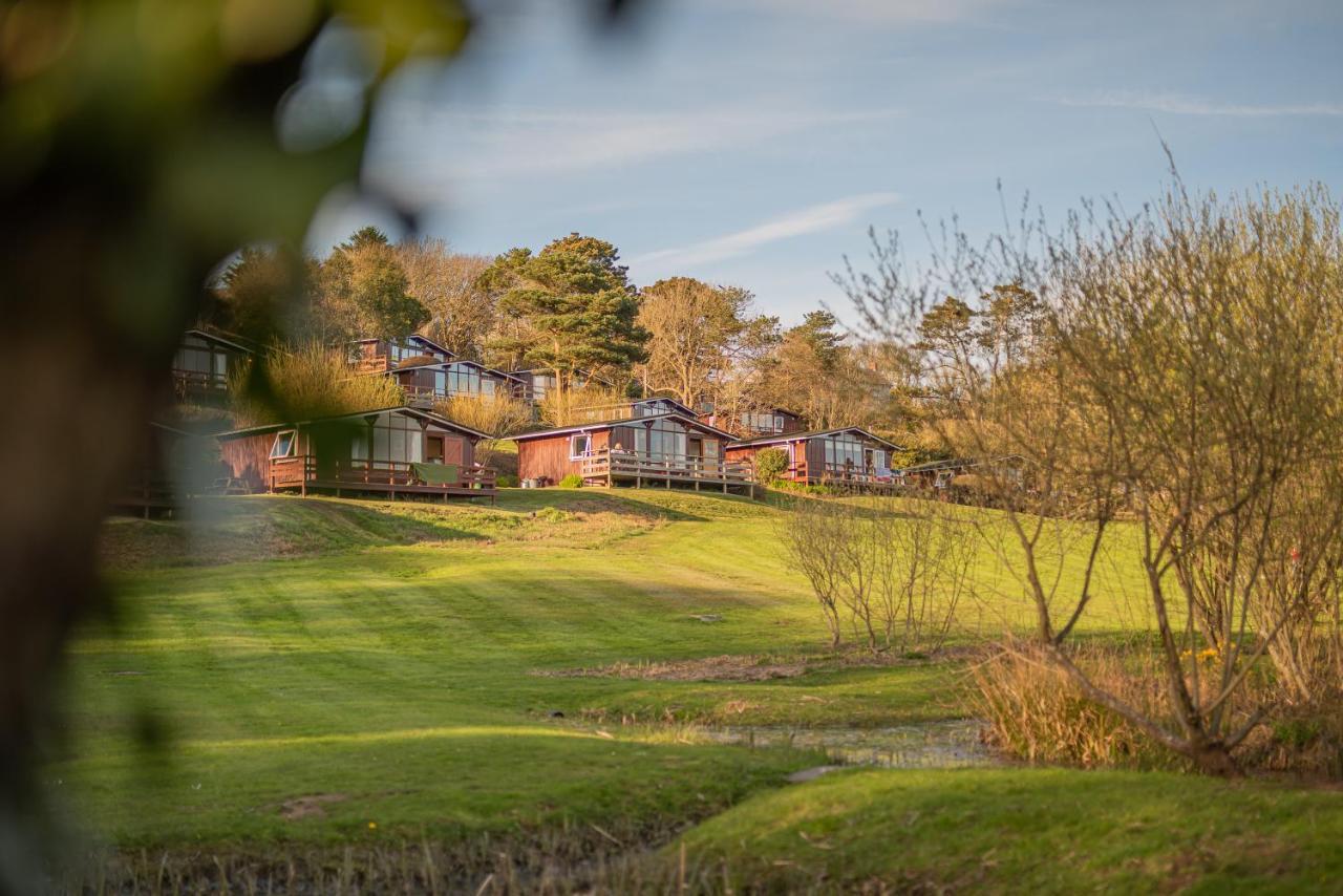Timber Hill Self Catering Cedar Lodges Broad Haven Esterno foto