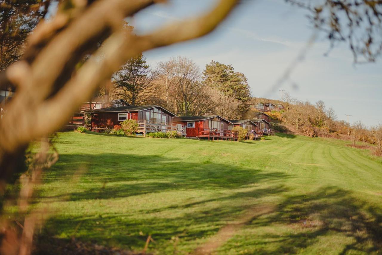 Timber Hill Self Catering Cedar Lodges Broad Haven Esterno foto