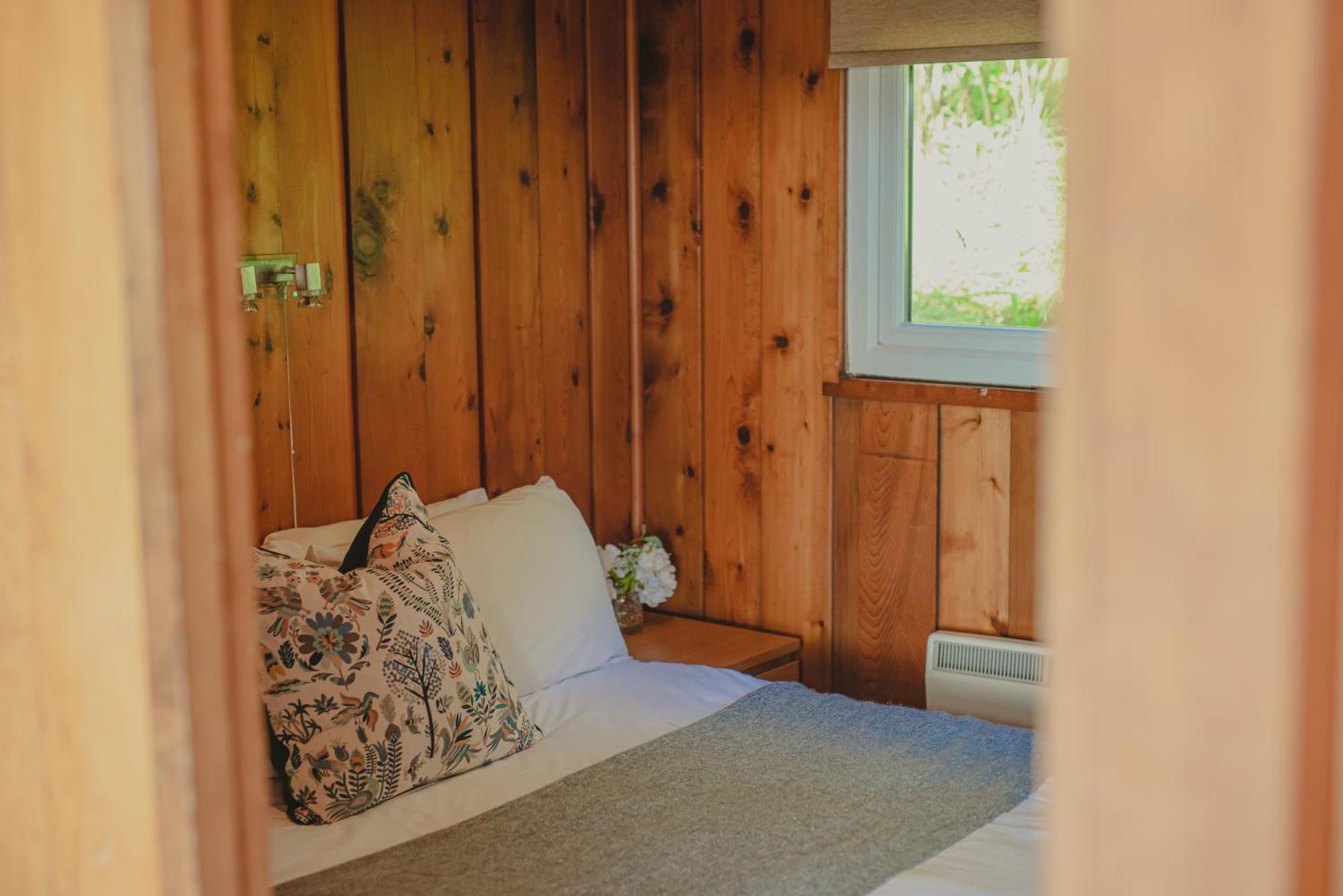 Timber Hill Self Catering Cedar Lodges Broad Haven Esterno foto