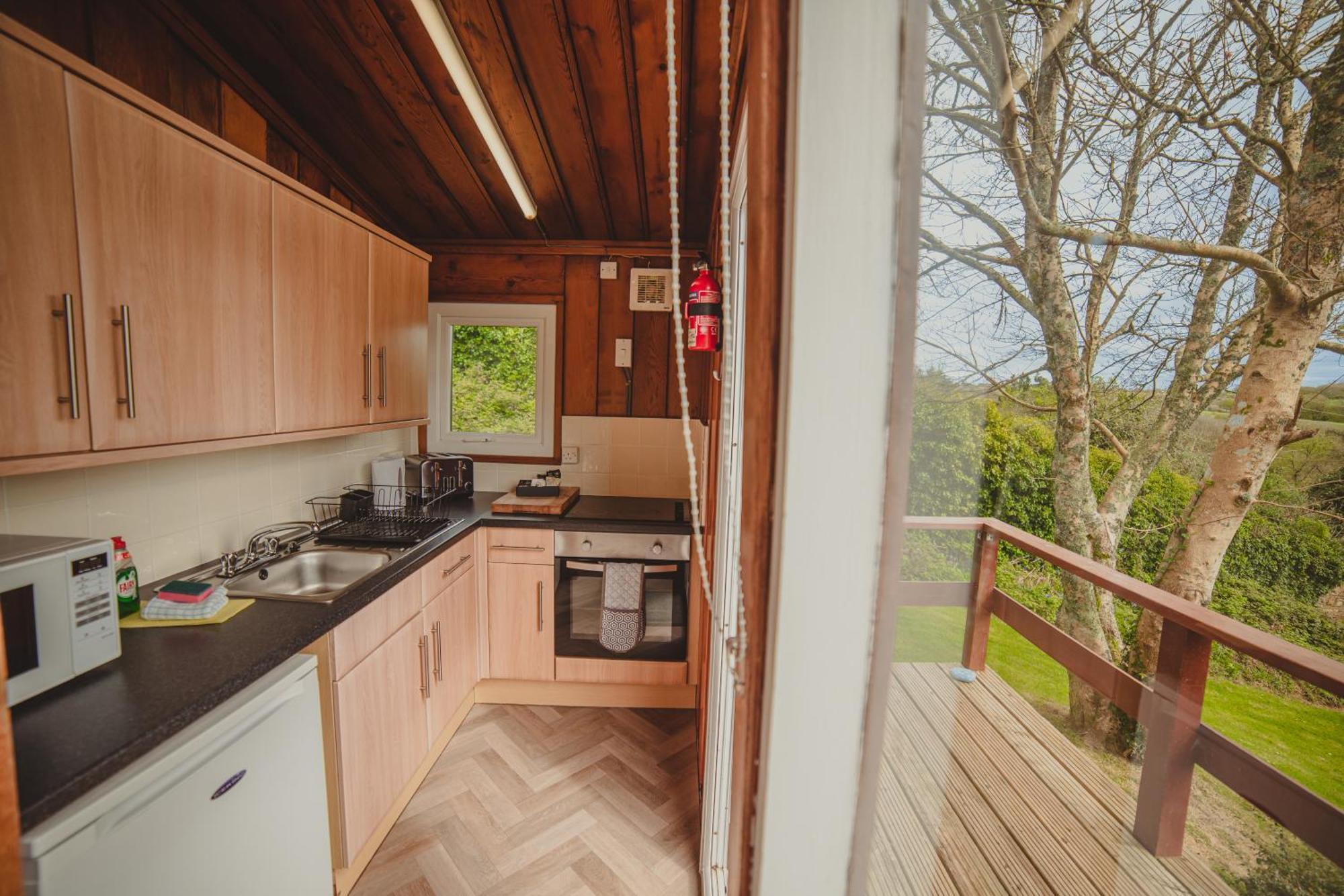 Timber Hill Self Catering Cedar Lodges Broad Haven Esterno foto