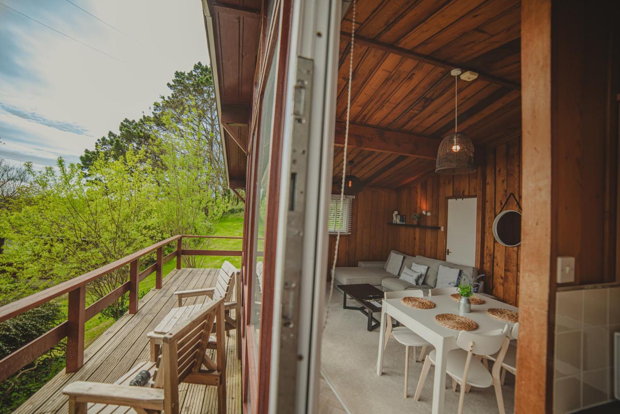 Timber Hill Self Catering Cedar Lodges Broad Haven Esterno foto