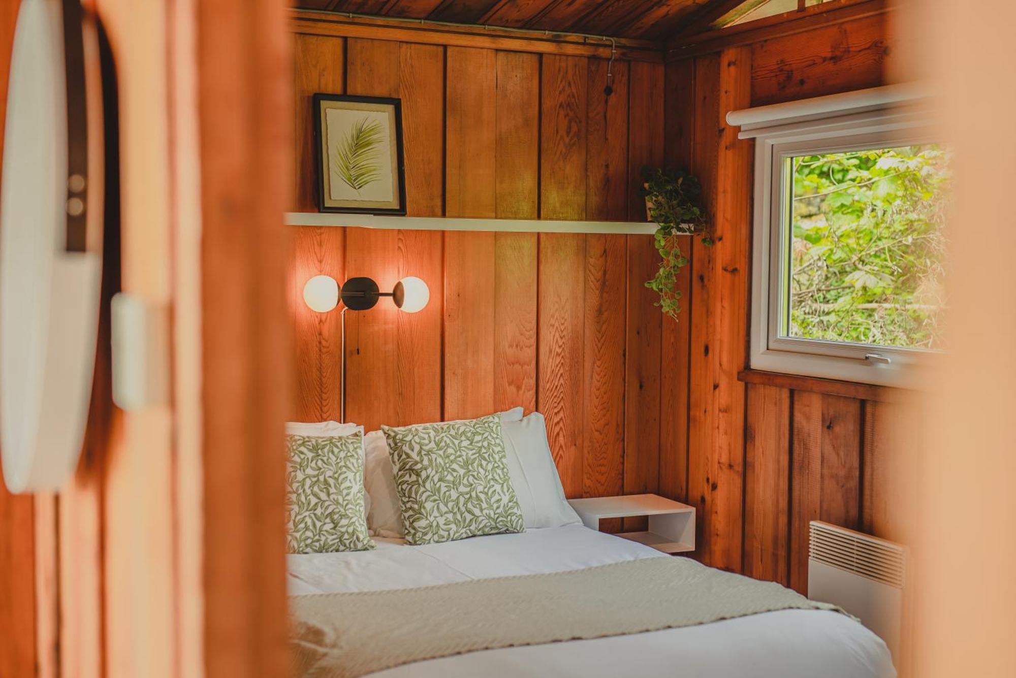 Timber Hill Self Catering Cedar Lodges Broad Haven Esterno foto